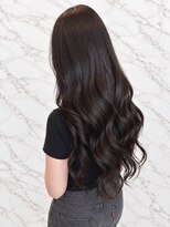ビジューラ(BIJOURA.) エクステで黒髪ロングに