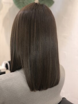 アコンプリッシュ 代官山 恵比寿(accomplish) プラチナミネコラ