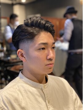 バーバーショップ レガロ(REGALO) サイドパート+スキンフェード