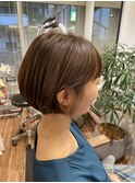 脱白髪染めハイライトカラー×丸みショートボブ 30代 40代