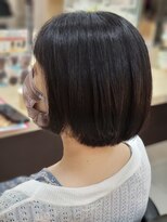 キャパ 秦野(CAPA) 縮毛矯正をかけても固くない柔らかなまるみのミニボブ