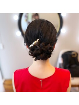 コマリ(comari) エレガントアップスタイル