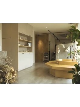 【当日予約受付OK!】実力派Stylist集結の人気店！落ち着いた空間が魅力の店内で心地良いお出迎え＊