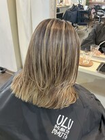 ウル(Ulu)&nbsp;白髪ぼかしバレイヤージュ