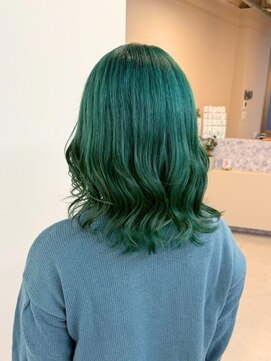 【ビフォーアフター】ブリーチカラー/エメラルドグリーン