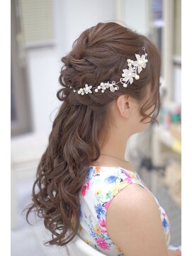 リサ 恵比寿(risa.) 編み込みのふんわりハーフアップ