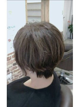 ドゥ ヘア デザイン(Doux hair design) ハイトーンの上質ショート