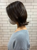 オーストヘアジジ(Aust hair Gigi)&nbsp;外ハネウルフボブのダークグレージュ