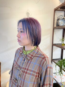 カミヤノハナレ ラベンダー×ネイビーのボブ