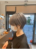 くびれボブミニウルフ透明感シルバーアッシュグレージュカラー