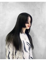 ヴァーディ オモテサンドウ(Vardy omotesando)&nbsp;ステップカット/黒髪ロング