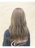 ホワイトベージュカラー