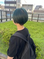 ナンバー ジルバ 立川(N° jillva)&nbsp;deep green×刈り上げショート
