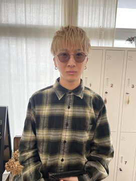 ヌニル(nunill) 金髪スパイキーショートベリーショートハイトーンカラー