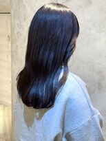 ダブルバイグリッター(W by GRITTERs)&nbsp;ブルーラベンダーグレー セミロング ゆる巻き 暗髪カラー