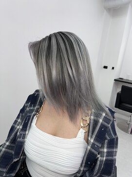 エゴ 池袋(EGO) 10代20代外国人風バレイヤージュ　ハイライトカラー　アッシュ