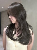 リル(Lille 橋本)&nbsp;ミントグレージュ流しバングバタフライカットミントブラウンB5