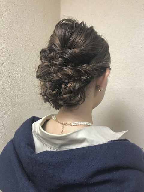 透明感のあるクラシカルヘアセット