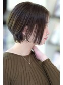 前髪なし×うる艶前下がりショートボブ