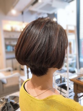 フローラビューティーヘアー(Flora Beauty Hair) ショートグラデーション/20代/30代/40代/50代/髪質改善/ショート