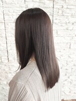 ラカレテラ(la carretera) ナチュラルな質感、大人可愛いセミロング