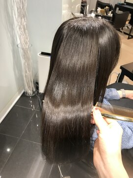 ラブクロムトーキョー オモテサンドウ(LOVECHROME OMOTESANDO) LOVECHROME☆極潤トリートメント大人かわいいツヤ髪