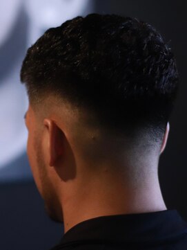 バーバーショップ レガロ(REGALO) 濡れパン×スキンフェード