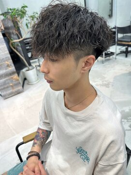 ネオン(NEON) Vマッシュxツイストスパイラル