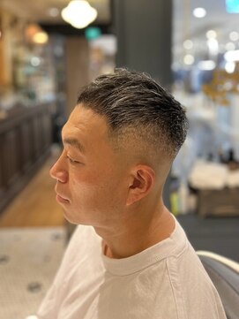 ルドローブラント 有楽町店(Ludlow Blunt) 【LUDLOW BLUNT】クロップヘア バーバースタイル フェードカット