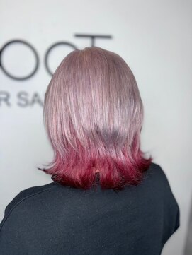 テイス 新宿(TACE) グラデーションレッド[ネビージュ/黒髪/小顔/新宿]