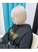 ホワイトブロンド[ネビージュ/黒髪/小顔/新宿]