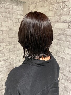 エム(EMU) 艶髪×くびれスタイル