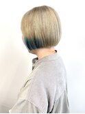 透明感クリスタルブルーボブ
