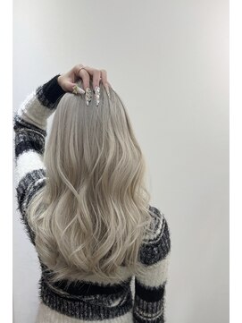 グラス 春吉2号店(glass) ホワイトアッシュ/ダブルカラー/シルバー/透明感/ブリーチカラー