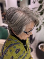 ステア ケース(stair case)&nbsp;白髪を活かしてデザインカラー 地毛残し