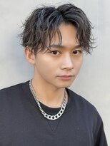 アリエッタ ギンザツー(ARIETTA GINZA2) 緩め波打ちセンターパート/ルーズパーマ/ツーブロック