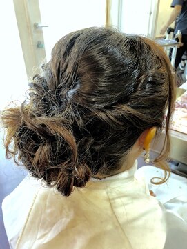 ローグ(logue) ピンなしヘアセット☆