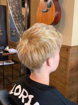 美容室 福山 ツーブロック&ゴールドカラー