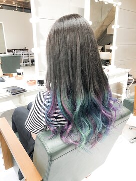 デイズ(days) 色とりどり多色染めでおしゃれヘアユニコーーンカラー