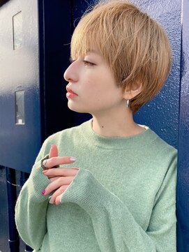 ユール(JUHL) マッシュショート|大人ハイトーンカラー|ベージュ