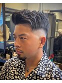 1282黒髪ツーブロック刈り上げフェードウェットスタイルバーバー