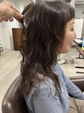 アオゾラヘアーカミノウラ(AOZORA HAIR kaminoura) ロングパーマ ショートバング ラフウェーブ スタイリング簡単