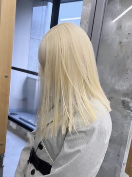 モニカ 原宿店(MONIQA) ホワイトブロンド