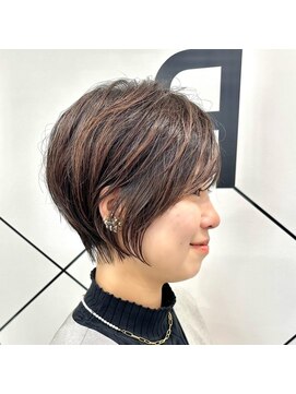 シシ 大宮(She 2.) 大人丸みショートボブ/マッシュショート/前髪/ベージュカラー