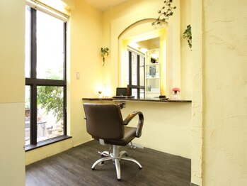 オンリーワン サロン ラヴェリー(OnlyOne Salon La Vere)の写真/周りを気にせず過ごせる、個室もご用意。贅沢なサロンタイムをお過ごしください。