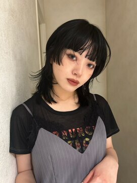 パーク(PAAQ) レイヤーカット/ステップカット/ブラックカラー/ハッシュカット