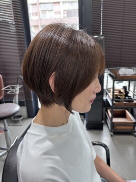 キャリー(Caly) ショートボブ