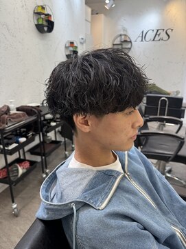 エース(ACES) 緩めツイスパ刈り上げマッシュパーマ