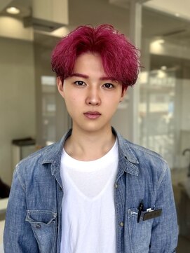 スリット(slit) エンドにブラウンを効かせたピンクカラー