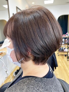 モーラ 鳳店(MOLLA) 丸みショートボブ×艶ブラウン【鳳】